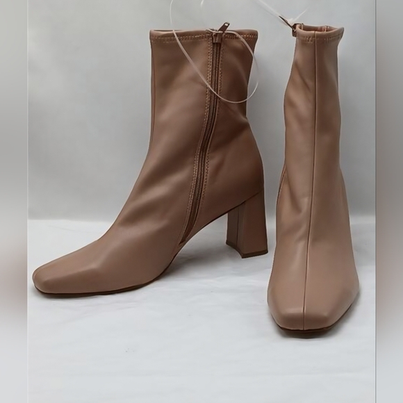 NEWSteve Madden Harli Boots Womens 9.5M Blush Faux Leather Square Toe Whimsygoth - Picture 2 of 7